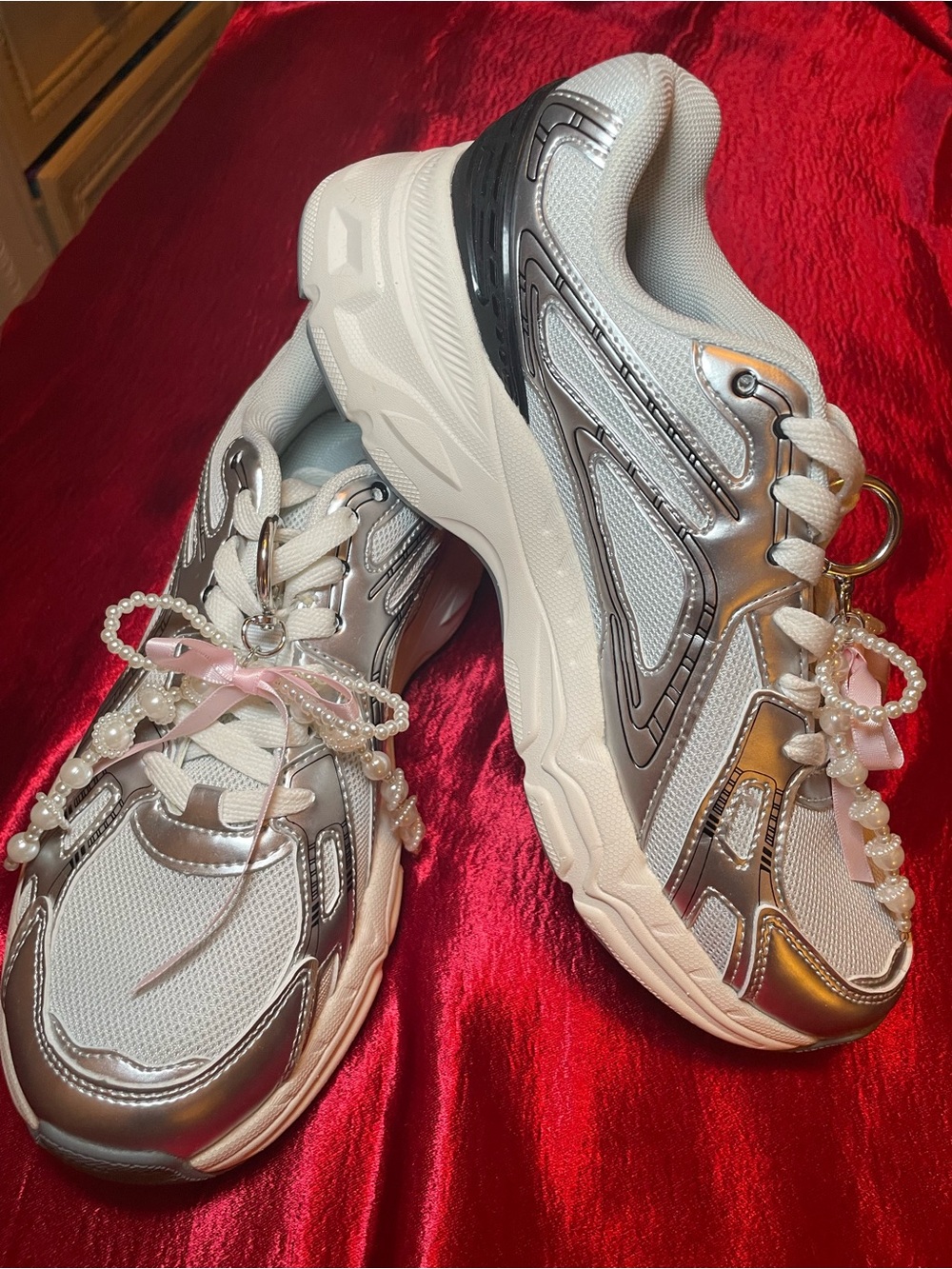 New Dreampairs size 7 silver sporty sneakers w/ chunky platform memory foam sole